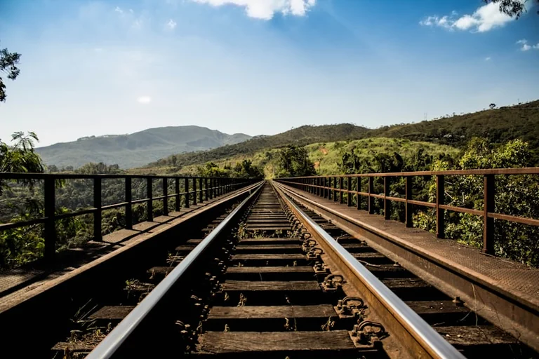 Bahnverkehr heute: Baustellen vor der Abfahrt prüfen