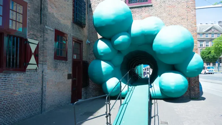 Dejan Sarić in Duisburg: Kunst zum Durchgehen