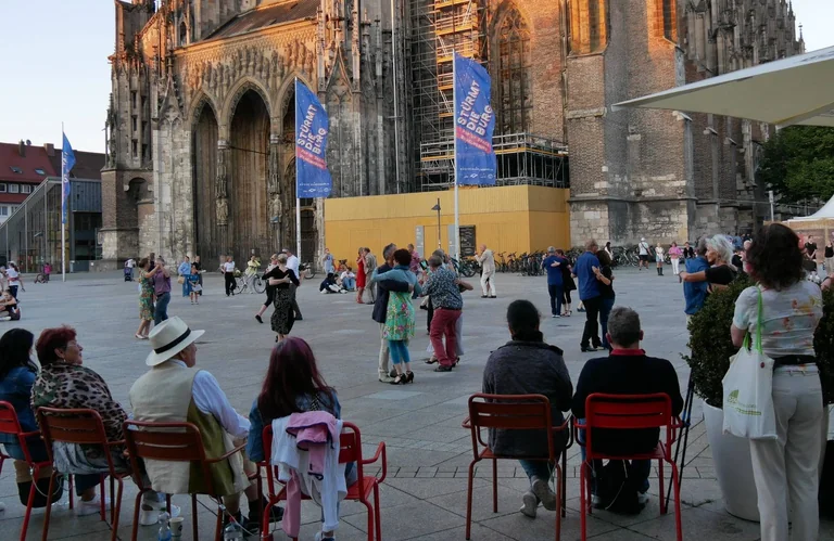 Münsterplatztango Open Air an drei Donnerstagen in Ulm