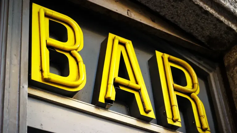 Sundowner-Bar in Bonn: Mittwochs freier Eintritt