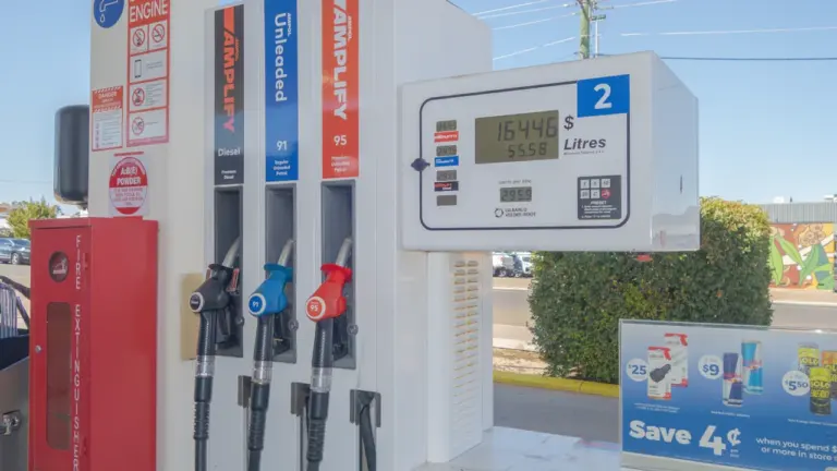 Tanken am Freitag: Wann sich der Umweg wirklich lohnt