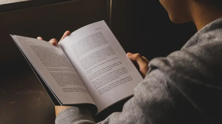 Buchclub-Spaziergang in Ulm: Jeden Mittwoch kostenlos lesen