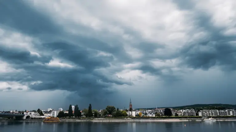 DWD-Warnlage am 16. August: Landkreis aktuell prüfen