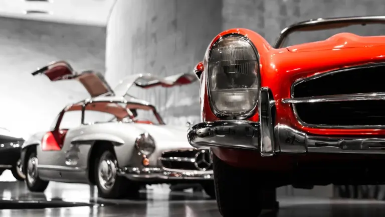 Mercedes-Benz Museum Stuttgart: Zeitreise bis 17.20 Uhr