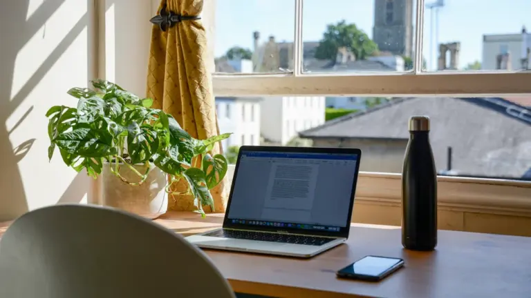 Morgenlicht im Homeoffice: So stärkt es die Konzentration