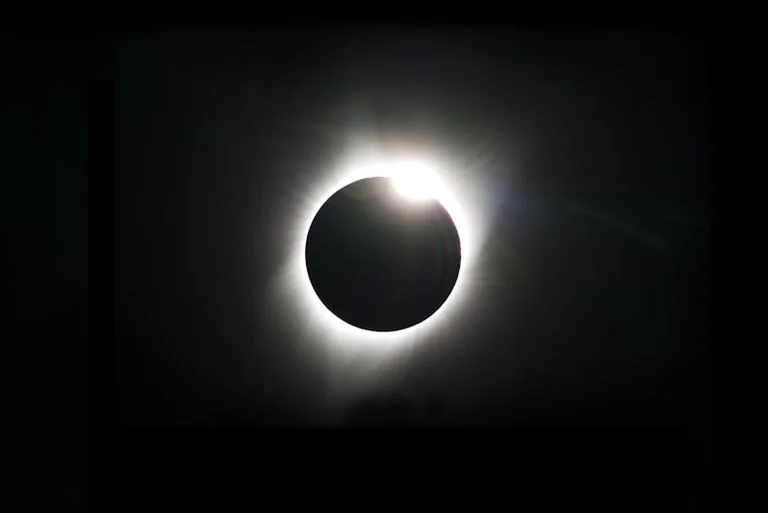 Partielle Sonnenfinsternis am 12. August: Sicher beobachten