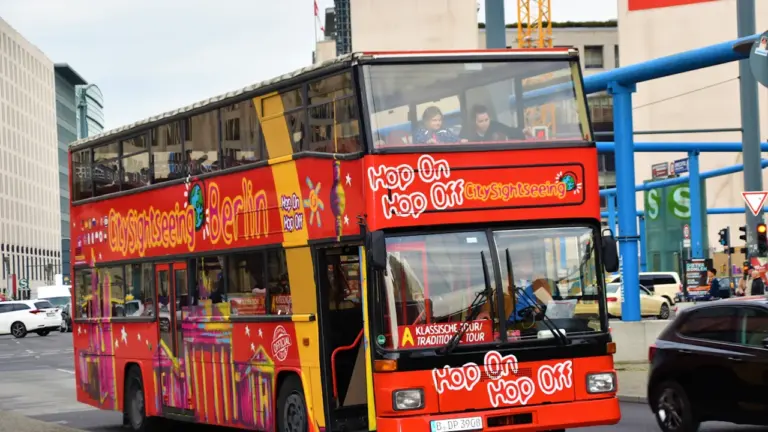 Stadtrundfahrt in Bonn: Roter Doppeldecker bis Dezember