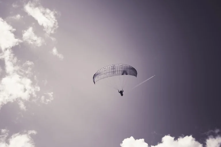 Traumsymbol Fliegen: Zwischen Freiheit, Kontrolle und Flucht