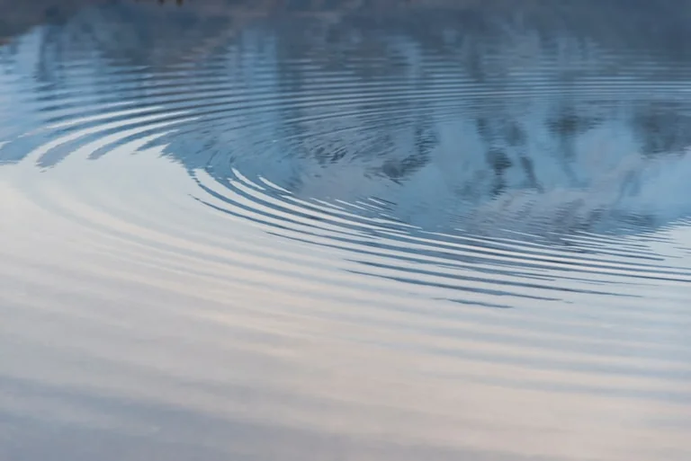 Traumsymbol Wasser: Was Gefühle im Traum sichtbar machen