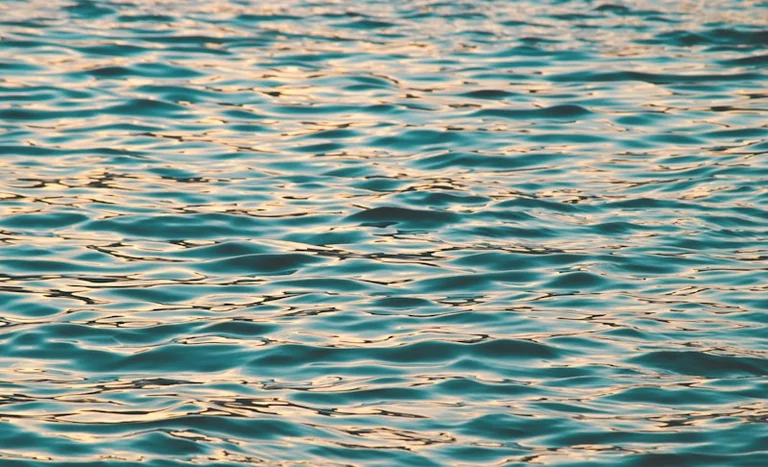 Traumsymbol Wasser: Was Gefühle im Traum sichtbar machen