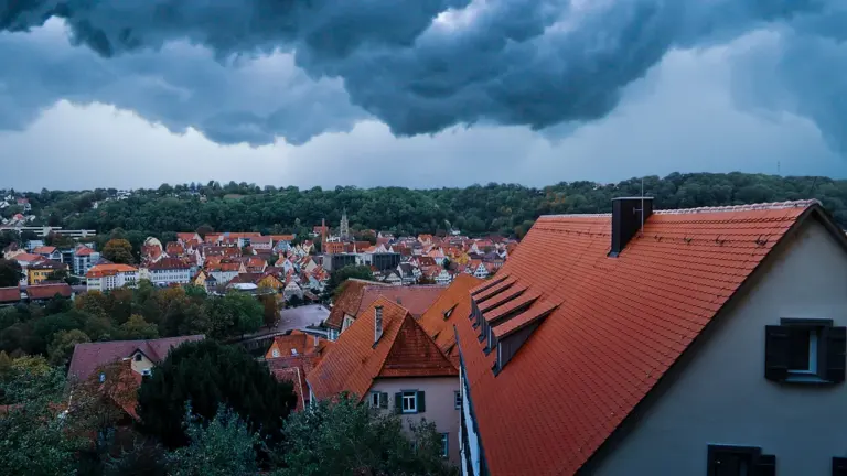 Unwettergefahr in Süddeutschland: DWD warnt vor schweren Gewittern