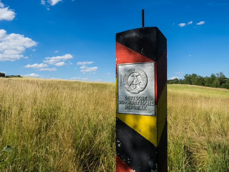 12. September: Der Zwei-plus-Vier-Vertrag und Deutschlands Weg zur Einheit