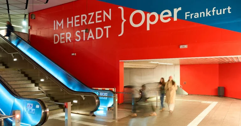 Frankfurt: Opernhaus-Backstage für 10 Euro erleben