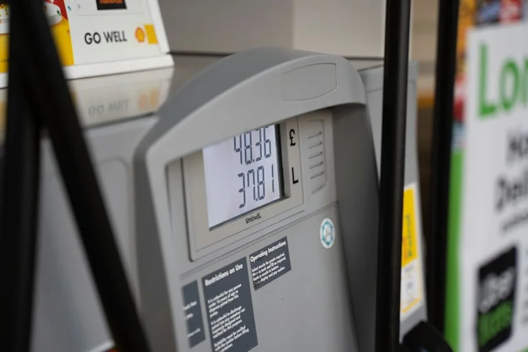 Günstiger tanken: Preise, Kraftstoff und Umweg richtig prüfen