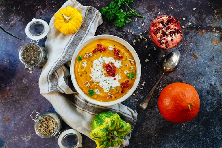 Kürbis-Linsensuppe: Sämig ohne viel Sahne