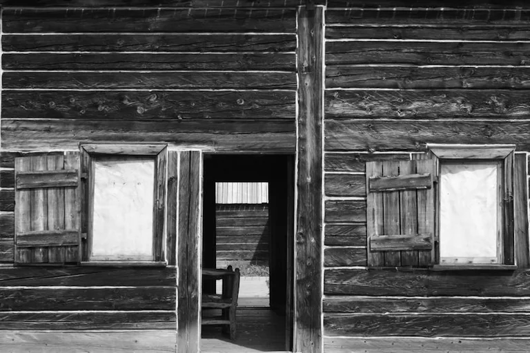 Ein altes Haus im Traum: Erinnerungen und Wandel verstehen