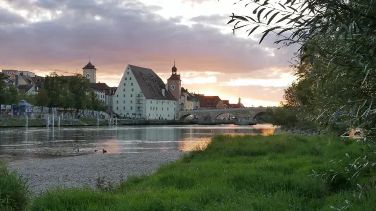 Lange Nacht der Demokratie in Regensburg: Eintritt frei: Monalita.de