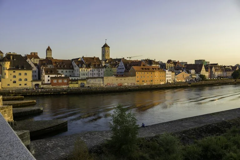 Lange Nacht der Demokratie in Regensburg: Eintritt frei: Monalita.de